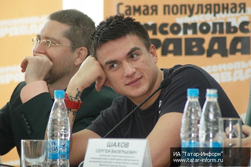 Влад Топалов и Игорь Гришин на прессконференции участников Поезда молодежи